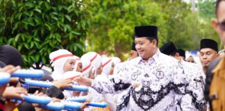 Hari Guru Nasional Ke-80, Bupati Askolani Berkomitmen Bangun Pendidikan Lebih Unggul
